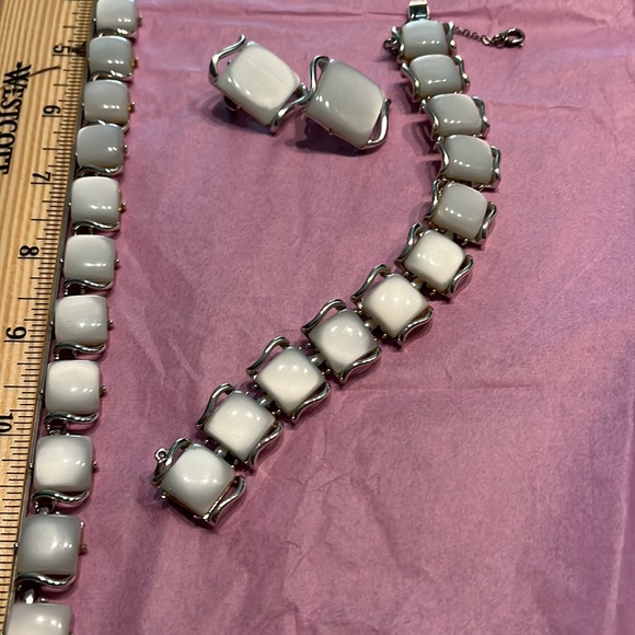 Vintage - CORO - Complete Set - White Moonray - Thermoset Lucite - 1956 - Picture 13 of 14